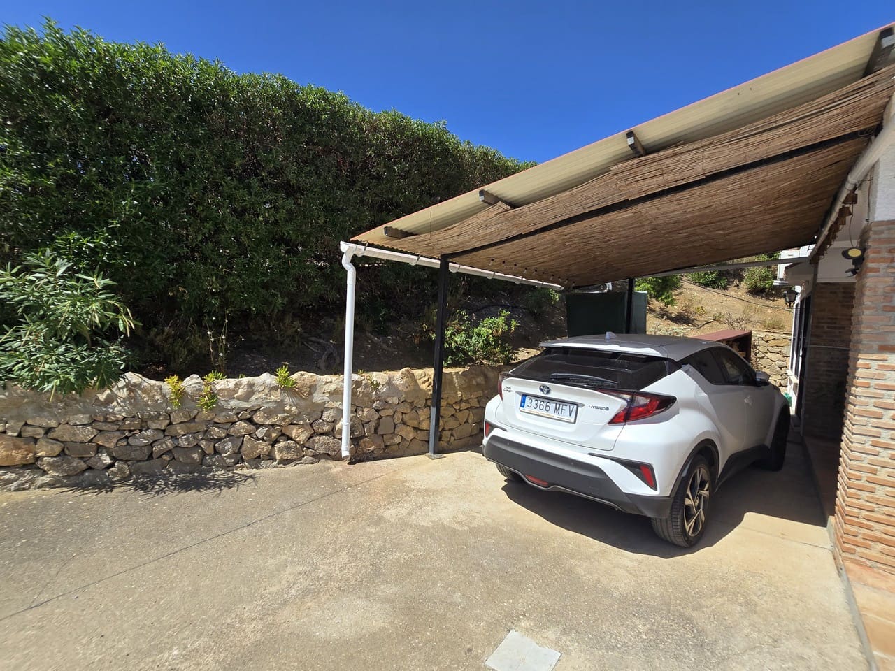 2 bedroom Villa for sale in Vinuela with pool garage - € 299,950 (Ref: 10038544)