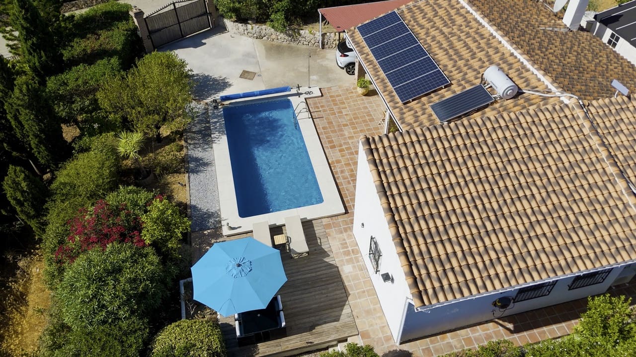 2 bedroom Villa for sale in Vinuela with pool garage - € 299,950 (Ref: 10038544)