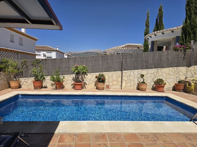 2 chambre Villa/Maison à vendre à Puente de Don Manuel, Alcaucín avec piscine garage - 275 000 € (Ref: 10038545)