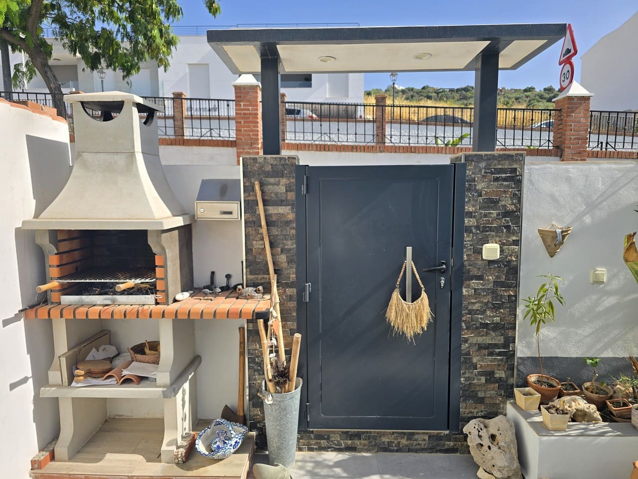 3 bedroom Townhouse for sale in Periana - € 250,000 (Ref: 10046797)