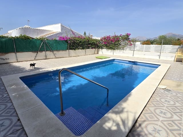 Chalet de 3 habitaciones en Puente de Don Manuel, Alcaucín en venta con piscina garaje - 335.000 € (Ref: 10057650)