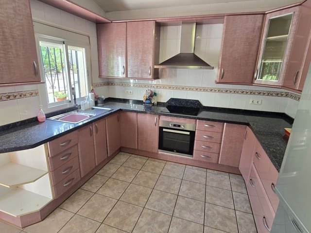 Chalet de 3 habitaciones en Puente de Don Manuel, Alcaucín en venta con piscina garaje - 335.000 € (Ref: 10057650)
