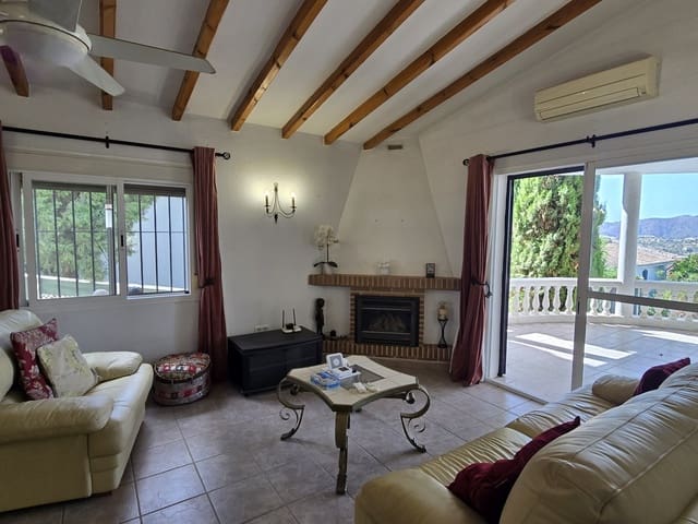 Chalet de 3 habitaciones en Puente de Don Manuel, Alcaucín en venta con piscina garaje - 335.000 € (Ref: 10057650)