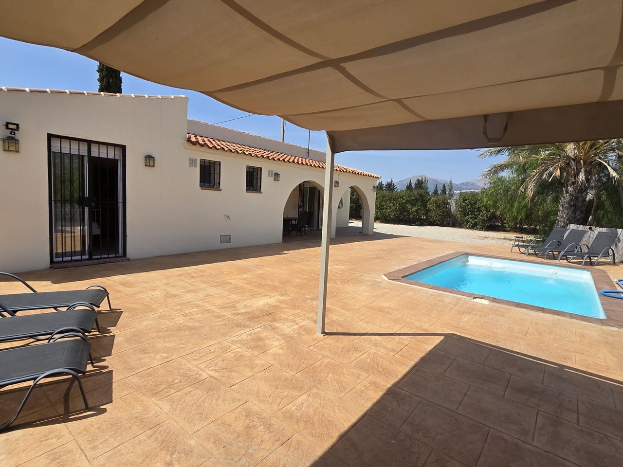 5 quarto Moradia para venda em Vinuela com piscina garagem - 339 000 € (Ref: 10065412)