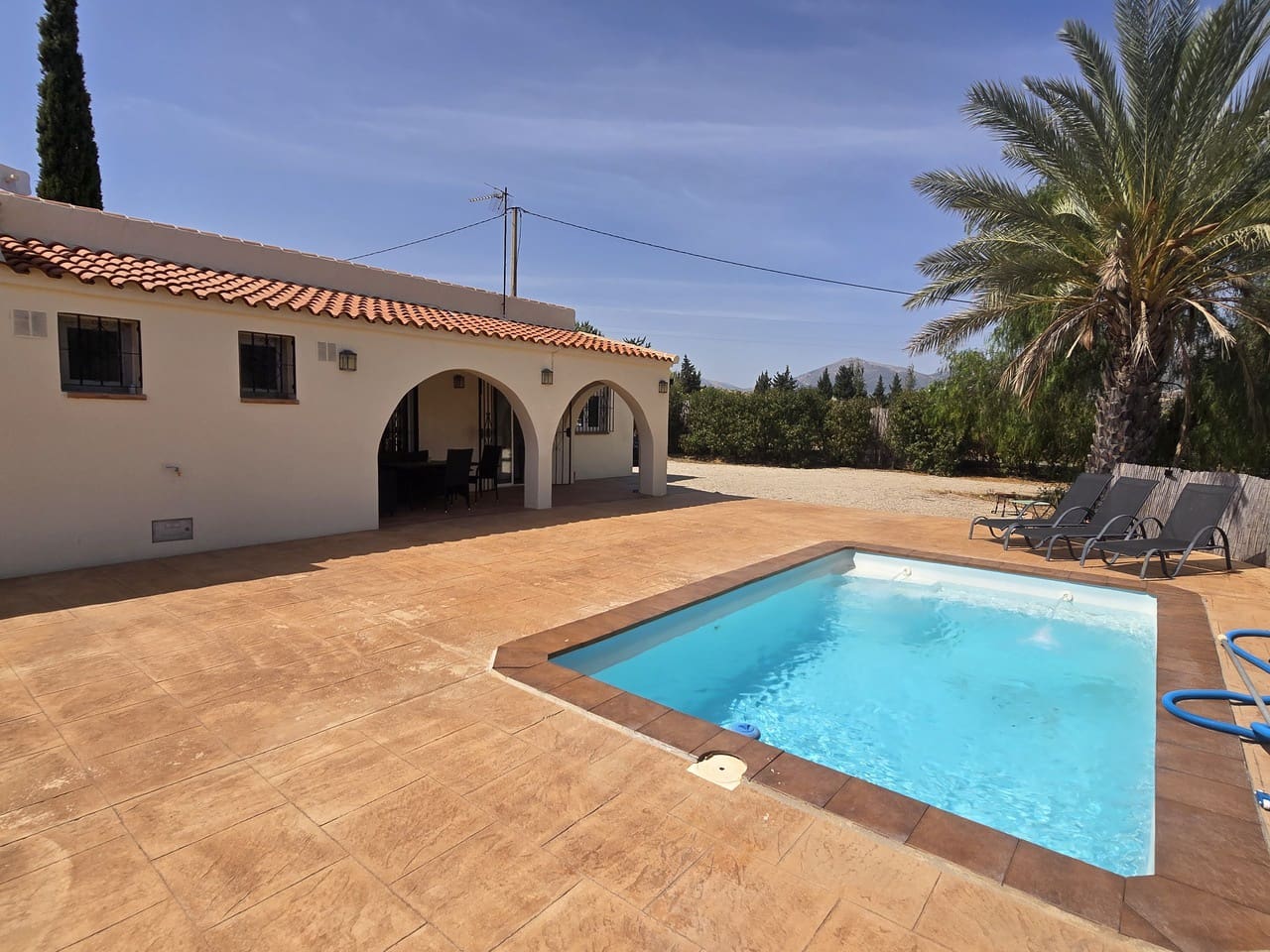5 quarto Moradia para venda em Vinuela com piscina garagem - 339 000 € (Ref: 10065412)