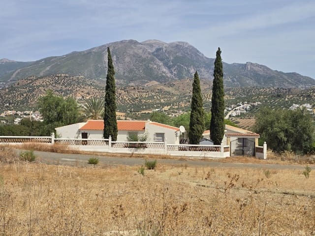 5 quarto Moradia para venda em Viñuela com piscina garagem - 339 000 € (Ref: 10065412)
