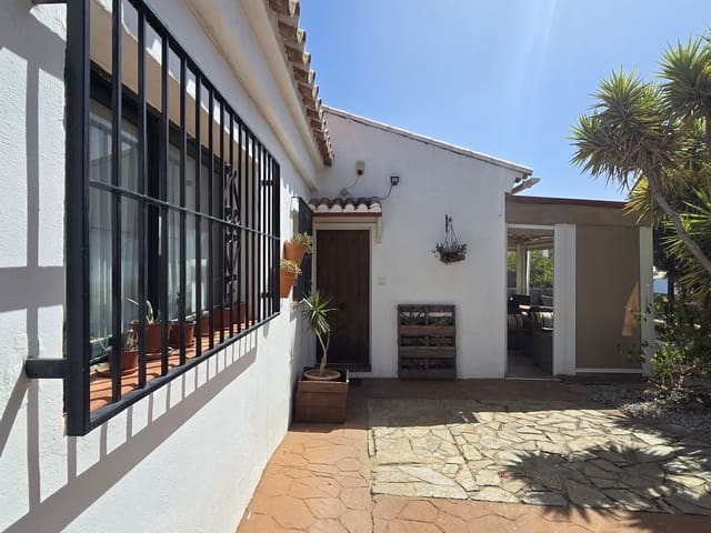 3 bedroom Villa for sale in Puente de Don Manuel, Alcaucín with pool garage - € 315,000 (Ref: 10065413)