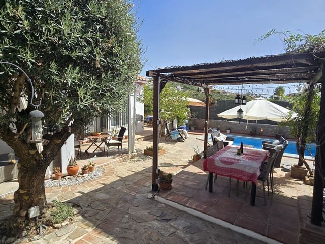 3 bedroom Villa for sale in Puente de Don Manuel, Alcaucín with pool garage - € 315,000 (Ref: 10065413)