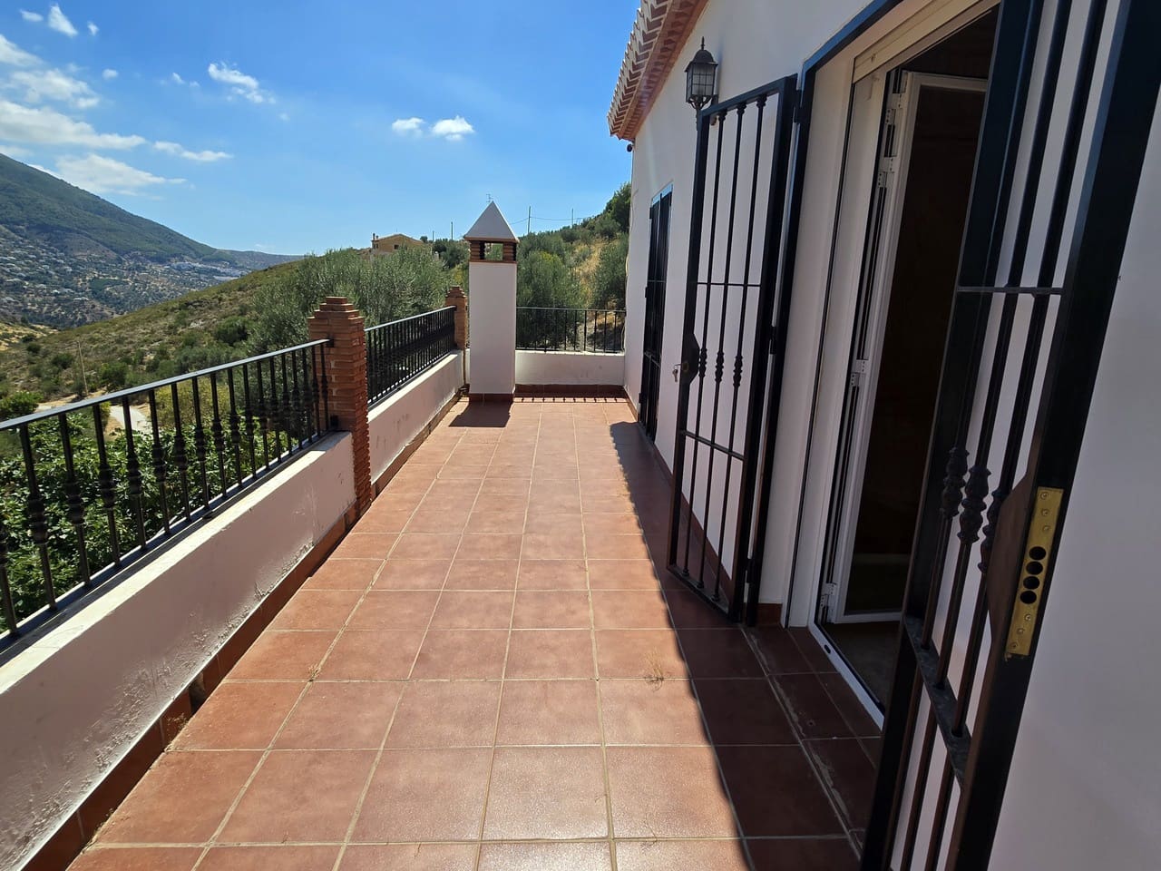 3 soverom Villa til salgs i Alcaucin med garasje - € 339 000 (Ref: 10073376)