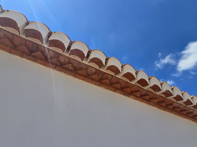 Chalet de 3 habitaciones en Alcaucín en venta con garaje - 339.000 € (Ref: 10073376)