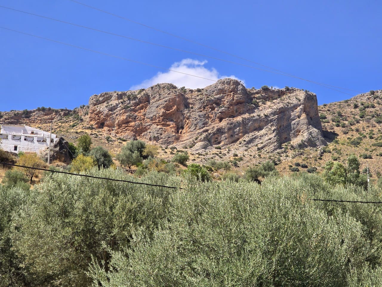 3 bedroom Villa for sale in Alcaucin with garage - € 339,000 (Ref: 10073376)