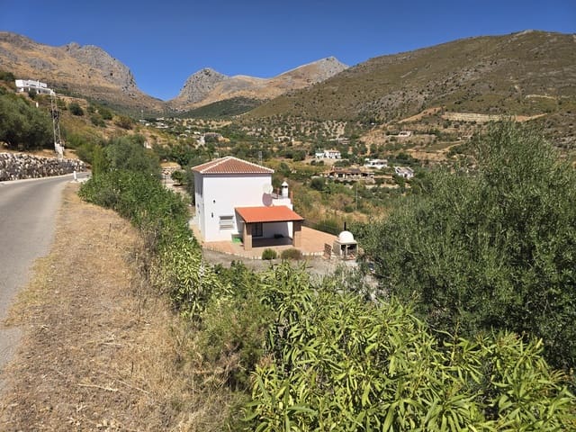 Chalet de 3 habitaciones en Alcaucín en venta con garaje - 339.000 € (Ref: 10073376)
