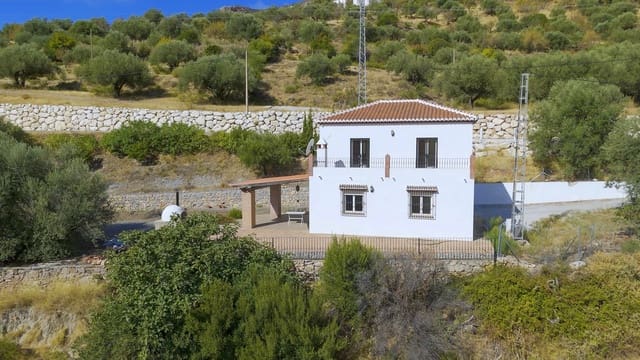 Chalet de 3 habitaciones en Alcaucín en venta con garaje - 339.000 € (Ref: 10073376)