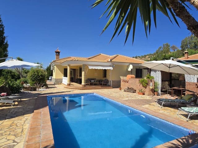 3 soverom Villa til salgs i Venta Baja, Alcaucín med svømmebasseng garasje - € 395 000 (Ref: 10079962)