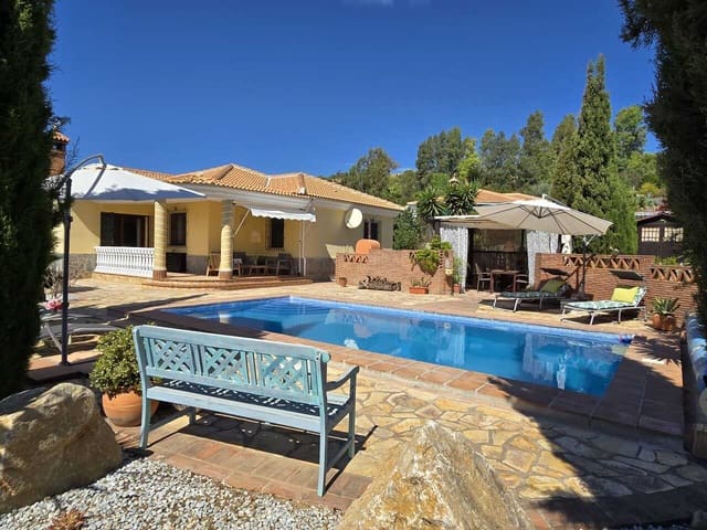 3 soverom Villa til salgs i Venta Baja, Alcaucín med svømmebasseng garasje - € 395 000 (Ref: 10079962)