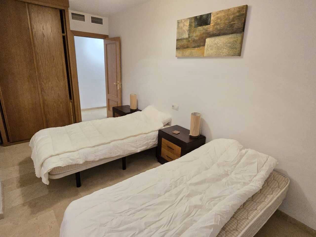 2 Zimmer Apartment zu verkaufen in Alcaucin mit Garage - 189.000 € (Ref: 10082209)