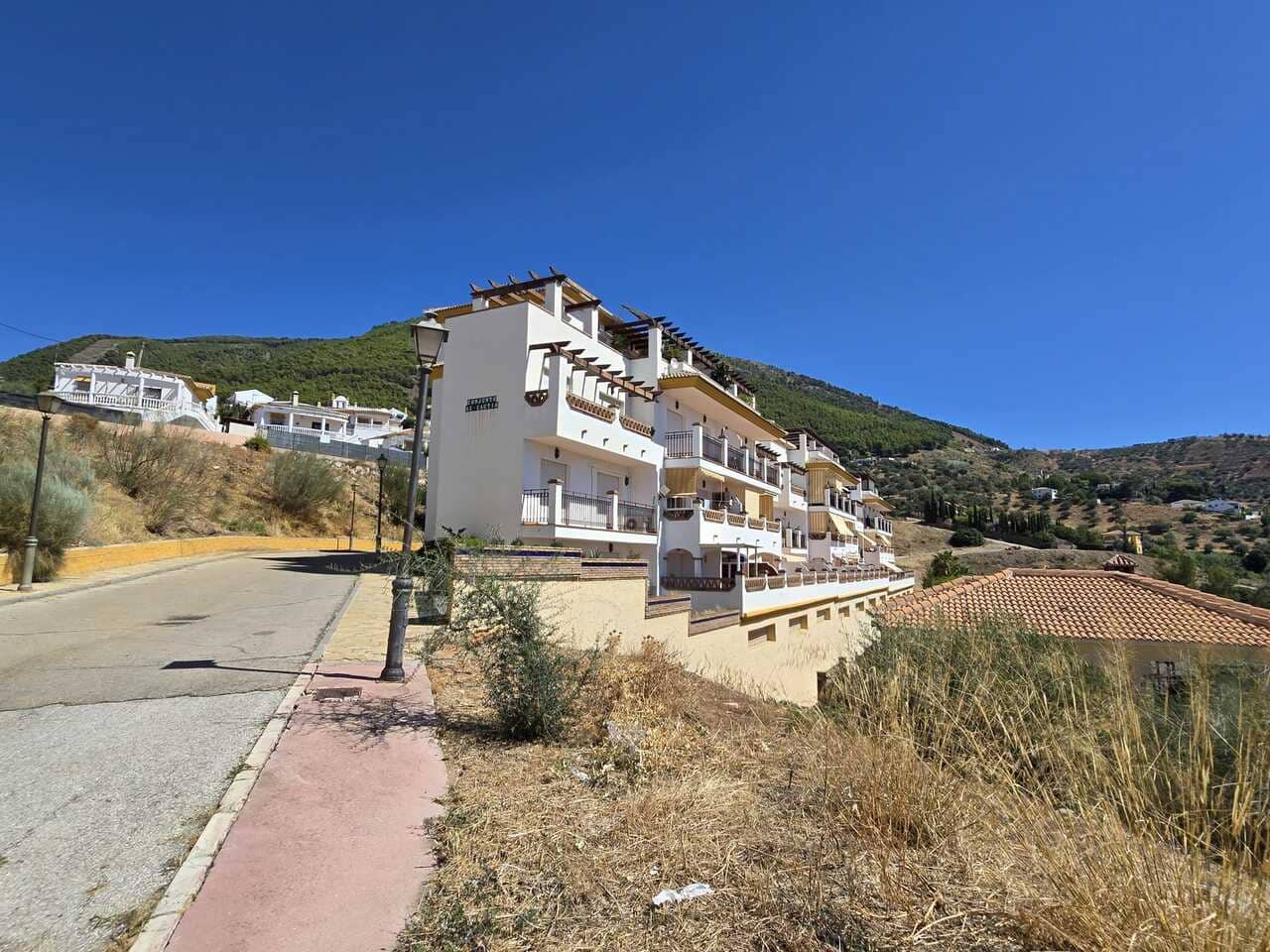 2 Zimmer Apartment zu verkaufen in Alcaucin mit Garage - 189.000 € (Ref: 10082209)