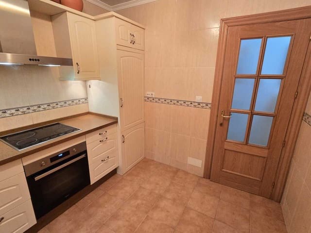 2 Zimmer Apartment zu verkaufen in Alcaucín mit Garage - 189.000 € (Ref: 10082209)