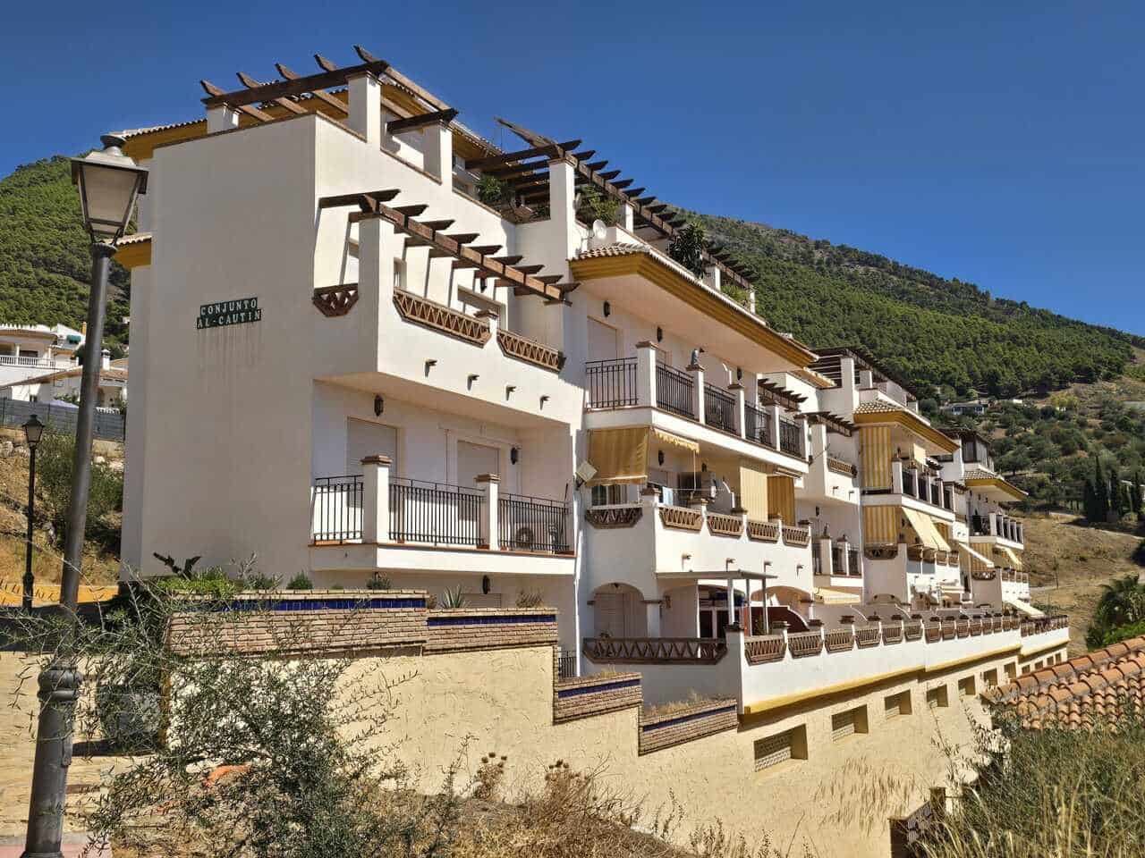 2 Zimmer Apartment zu verkaufen in Alcaucin mit Garage - 189.000 € (Ref: 10082209)