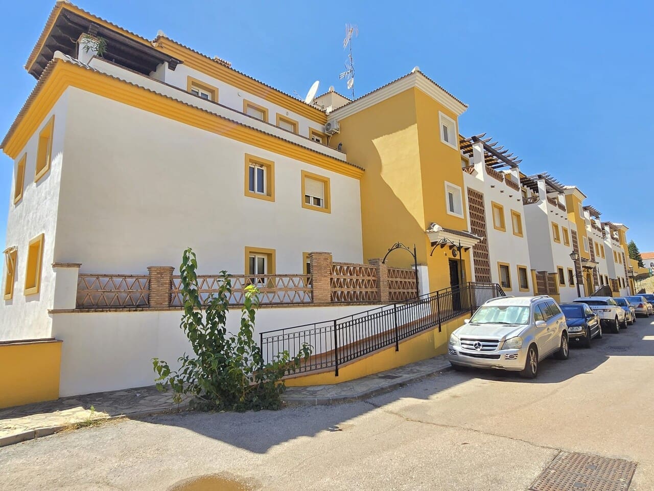 2 Zimmer Apartment zu verkaufen in Alcaucin mit Garage - 189.000 € (Ref: 10082209)