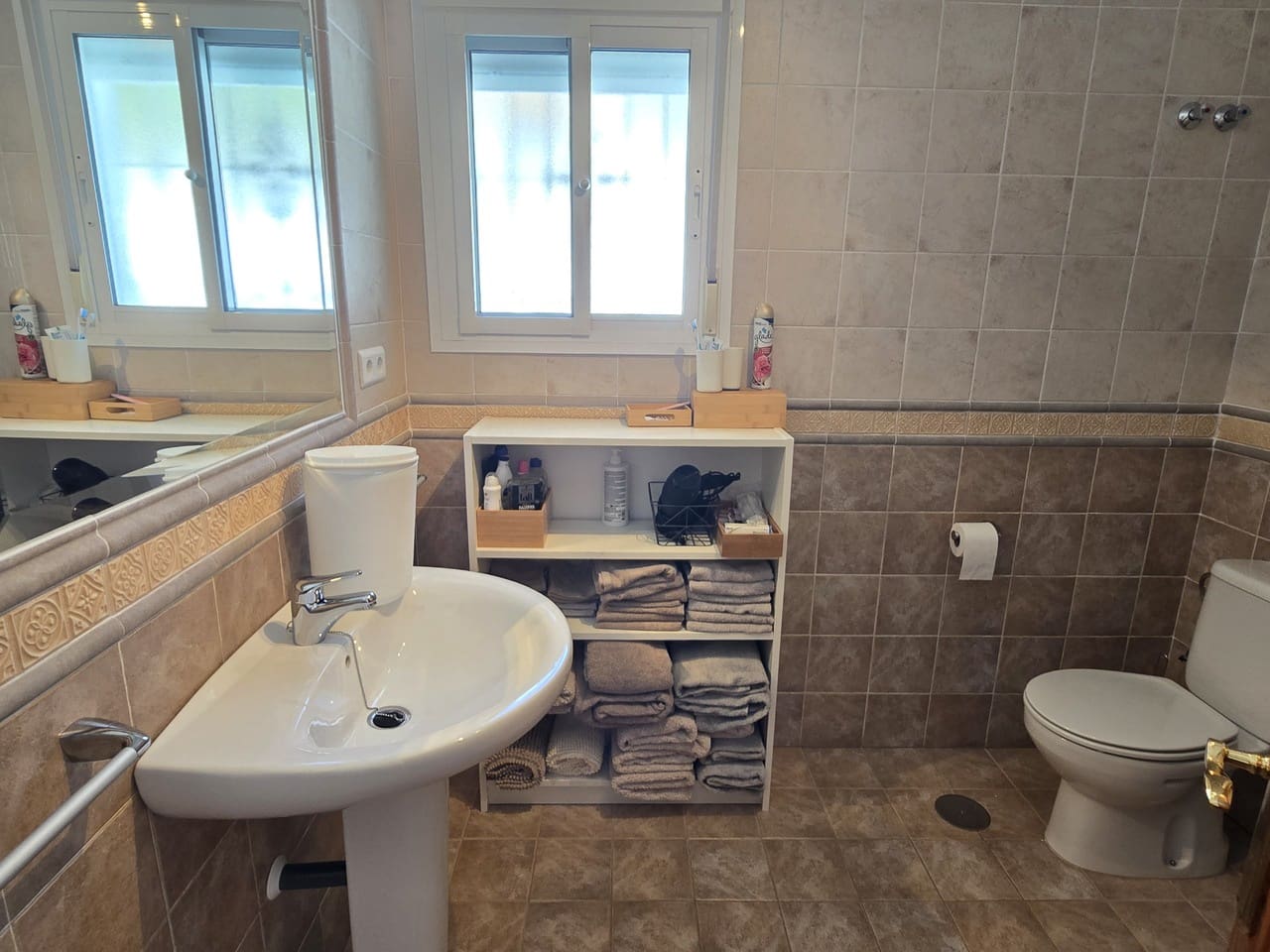 3 sypialnia Willa na sprzedaż w Alcaucin z basenem garażem - 425 000 € (Ref: 10094736)
