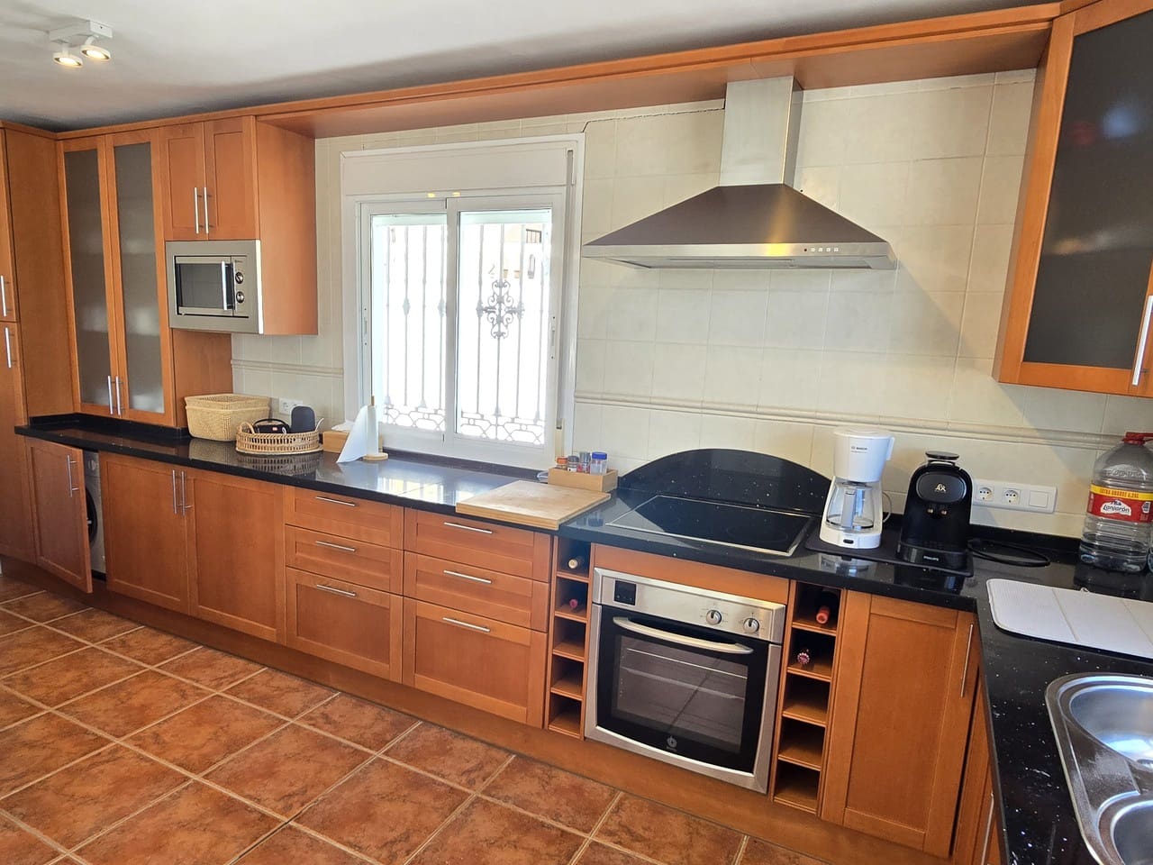 3 sypialnia Willa na sprzedaż w Alcaucin z basenem garażem - 425 000 € (Ref: 10094736)