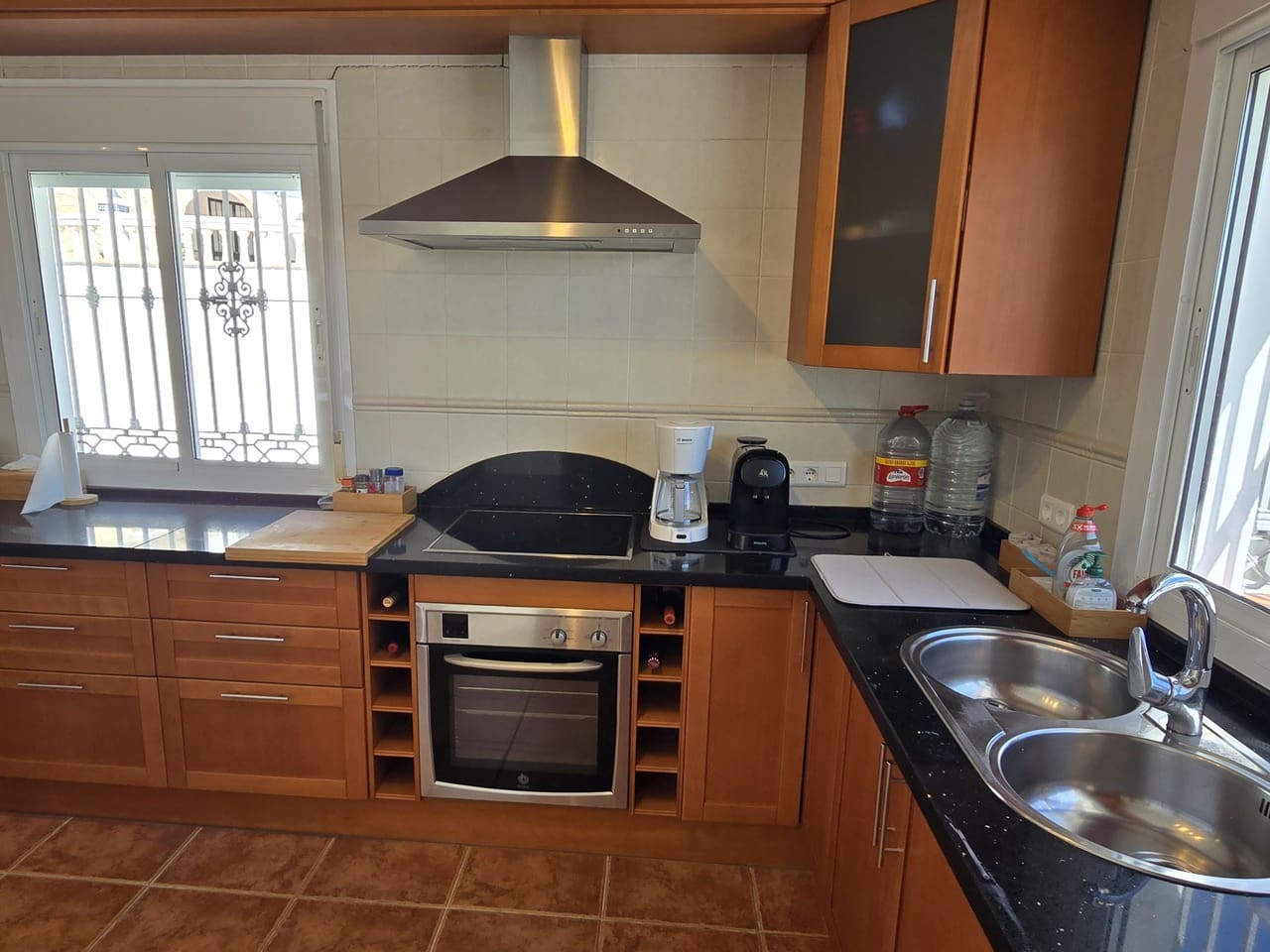 3 sypialnia Willa na sprzedaż w Alcaucin z basenem garażem - 425 000 € (Ref: 10094736)