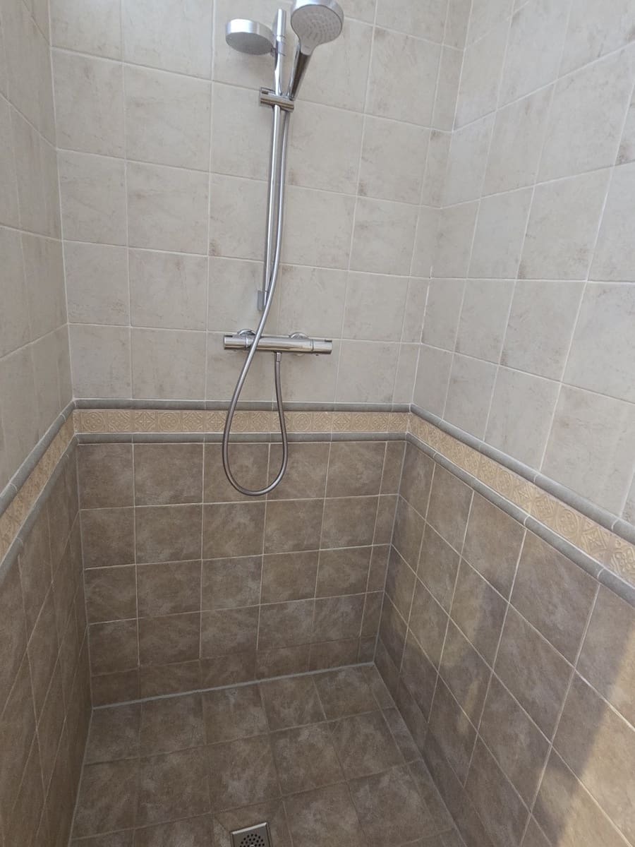 3 sypialnia Willa na sprzedaż w Alcaucin z basenem garażem - 425 000 € (Ref: 10094736)