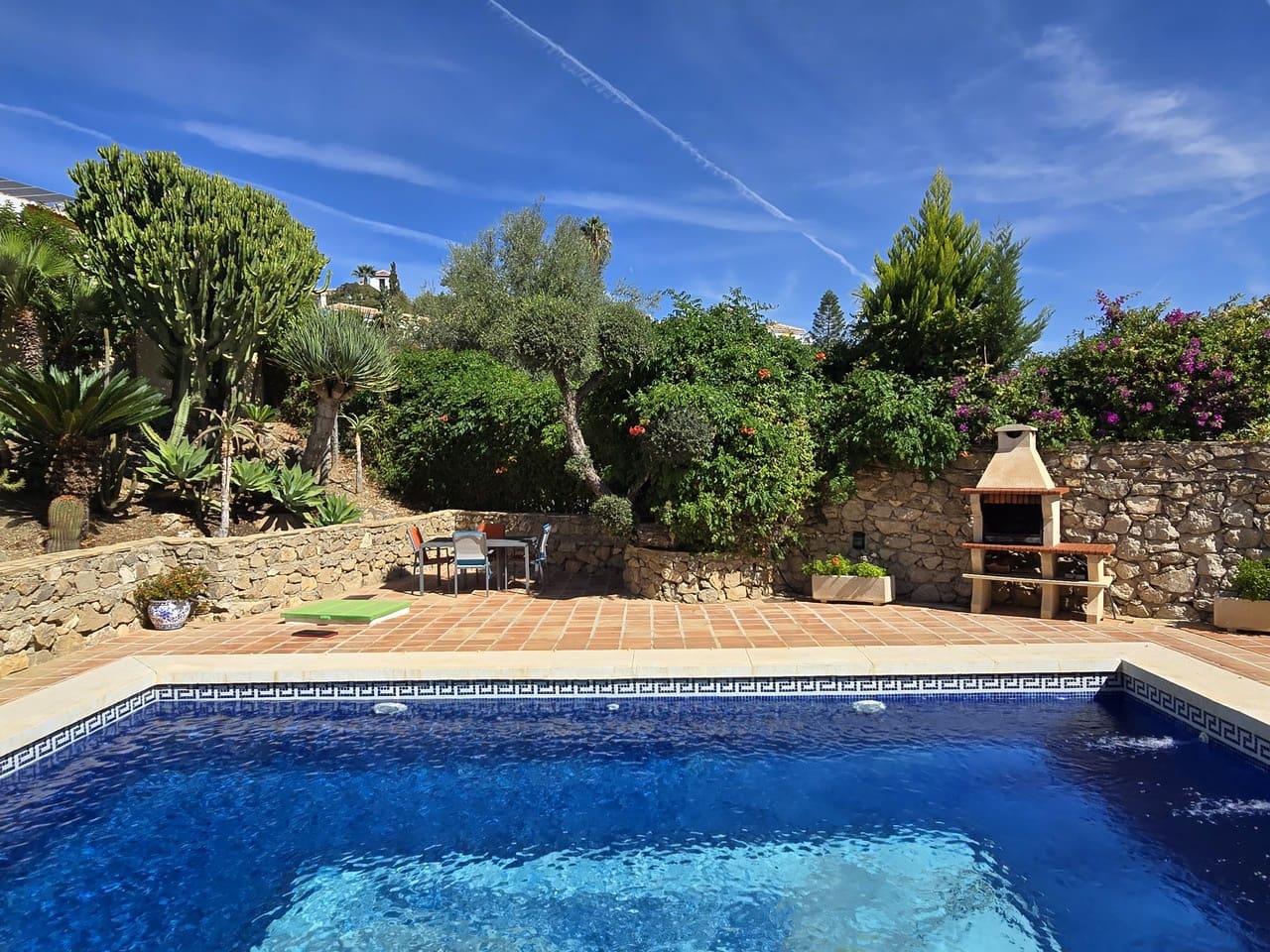 3 slaapkamer Villa te koop in Vinuela met zwembad garage - € 415.000 (Ref: 10095720)