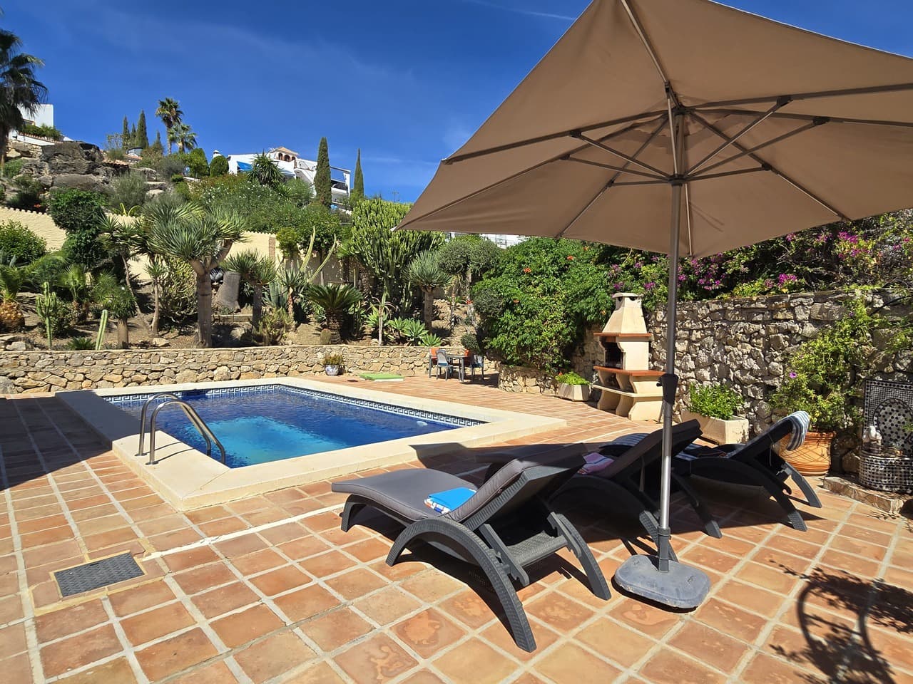 3 slaapkamer Villa te koop in Vinuela met zwembad garage - € 415.000 (Ref: 10095720)