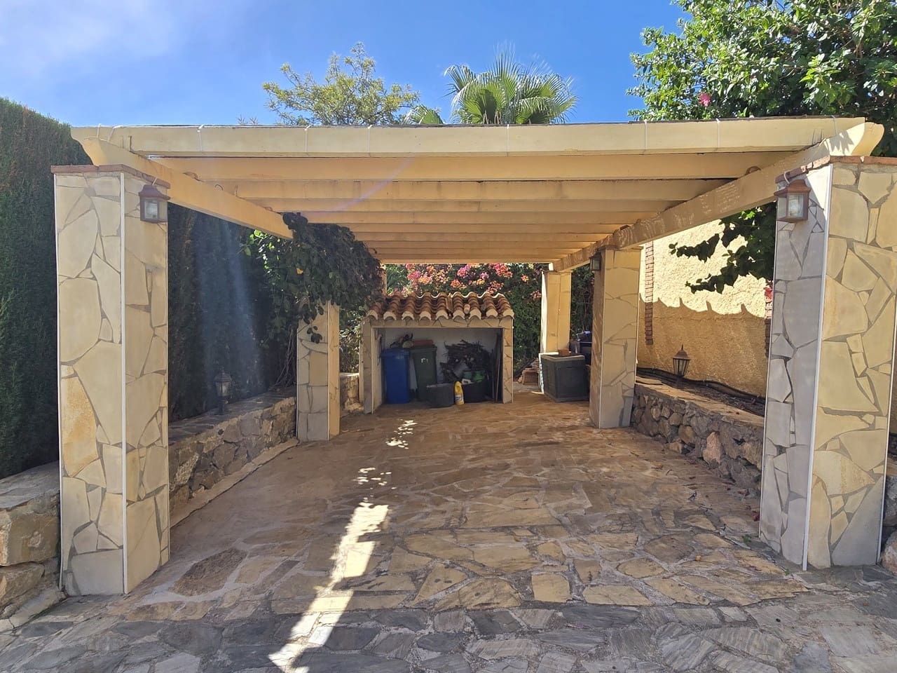 3 slaapkamer Villa te koop in Vinuela met zwembad garage - € 415.000 (Ref: 10095720)