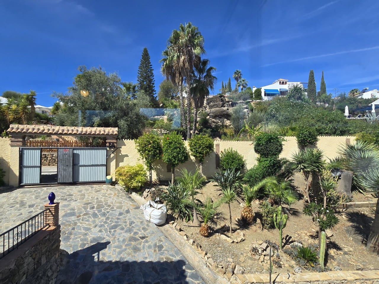 3 slaapkamer Villa te koop in Vinuela met zwembad garage - € 415.000 (Ref: 10095720)