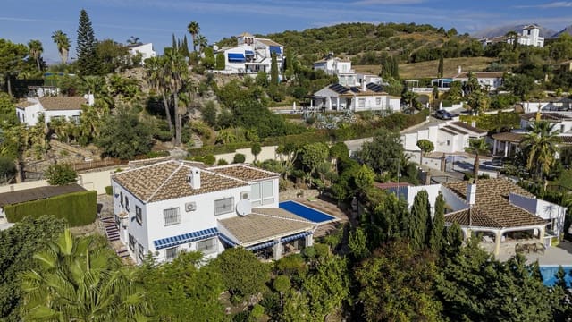 3 soverom Villa til salgs i Viñuela med svømmebasseng garasje - € 415 000 (Ref: 10095720)