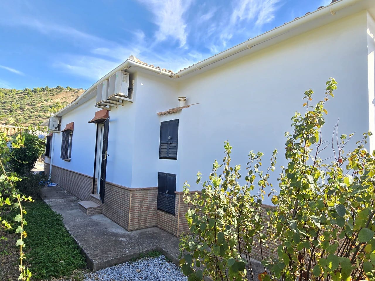 3 sypialnia Willa na sprzedaż w Venta Baja z basenem garażem - 365 000 € (Ref: 10098624)