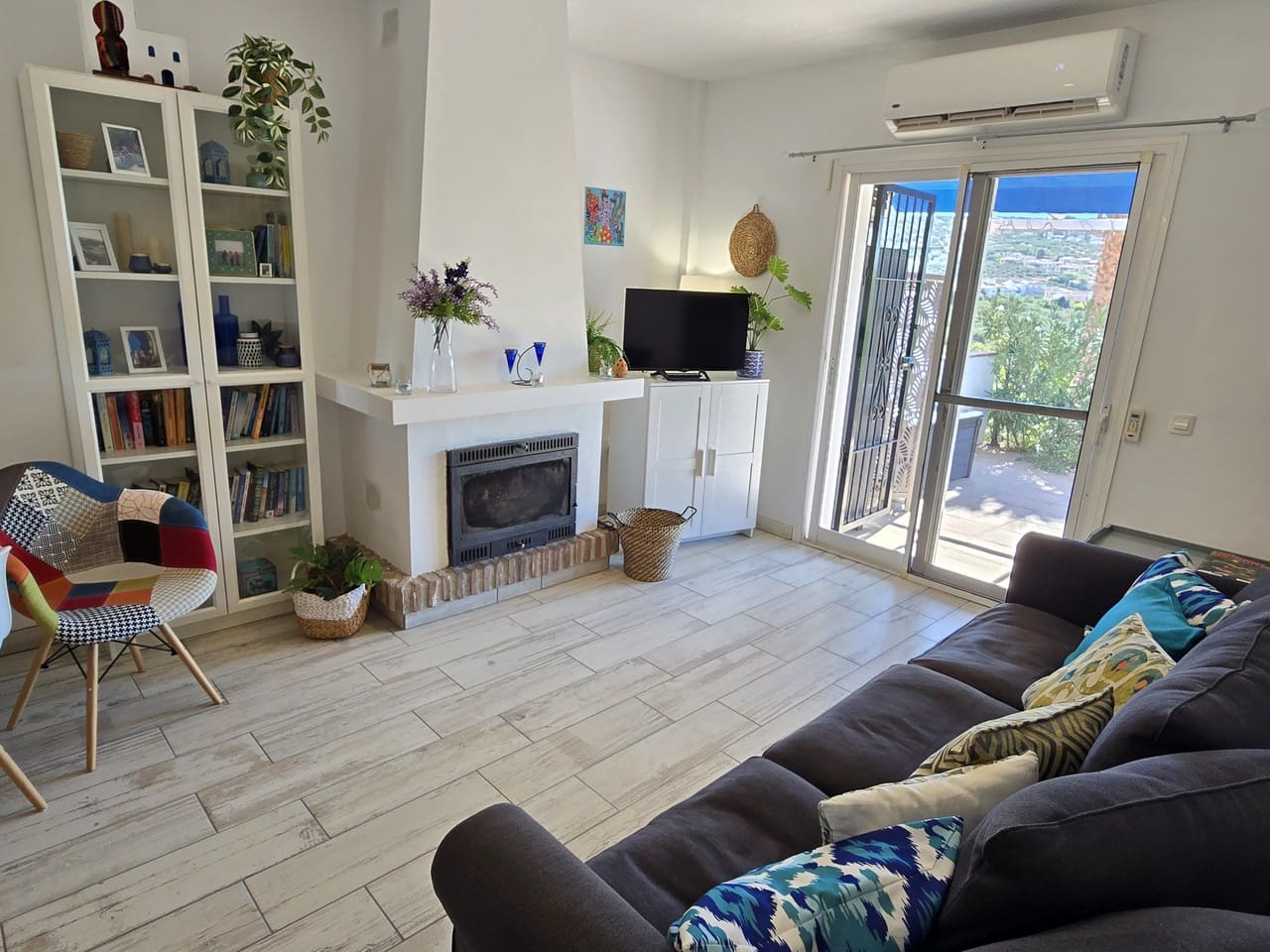2 bedroom Villa for sale in Vinuela with pool garage - € 185,000 (Ref: 10101005)
