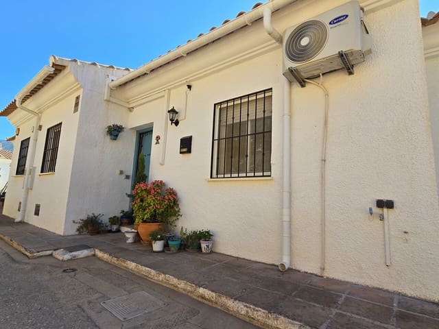 2 bedroom Villa for sale in Viñuela with pool garage - € 185,000 (Ref: 10101005)