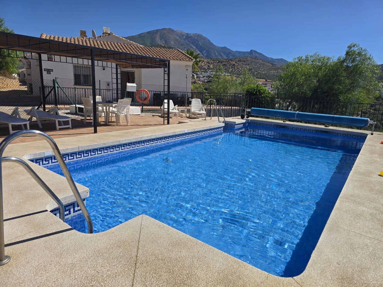 2 bedroom Villa for sale in Vinuela with pool garage - € 185,000 (Ref: 10101005)