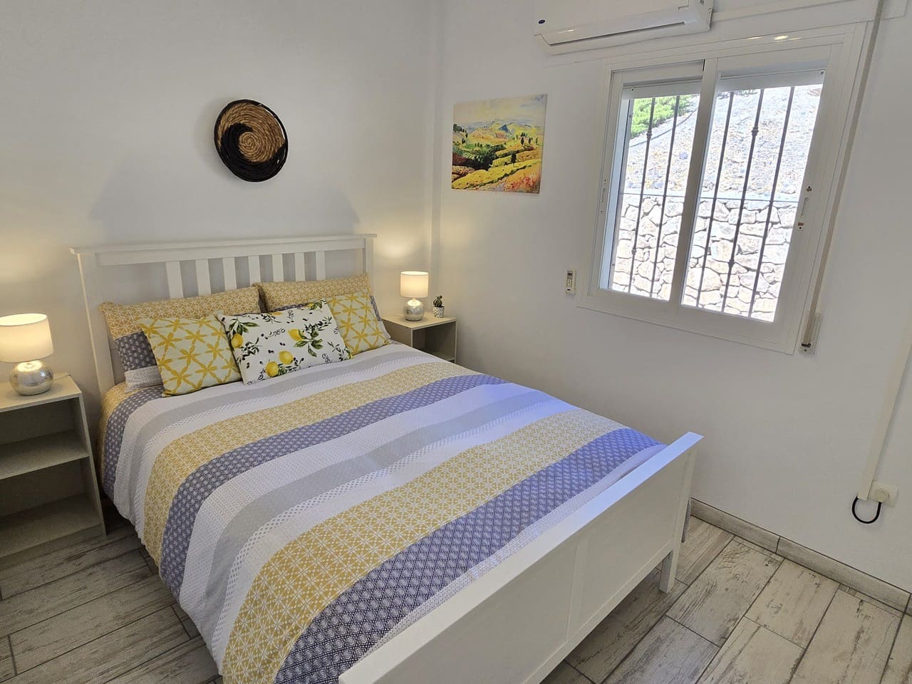 2 bedroom Villa for sale in Vinuela with pool garage - € 185,000 (Ref: 10101005)