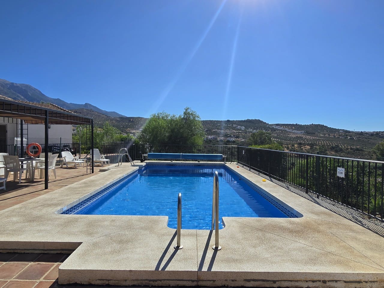 2 bedroom Villa for sale in Vinuela with pool garage - € 185,000 (Ref: 10101005)