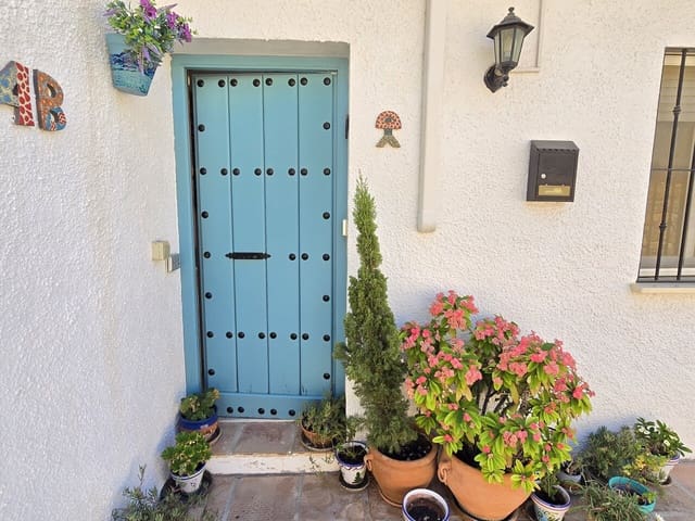 2 bedroom Villa for sale in Viñuela with pool garage - € 185,000 (Ref: 10101005)