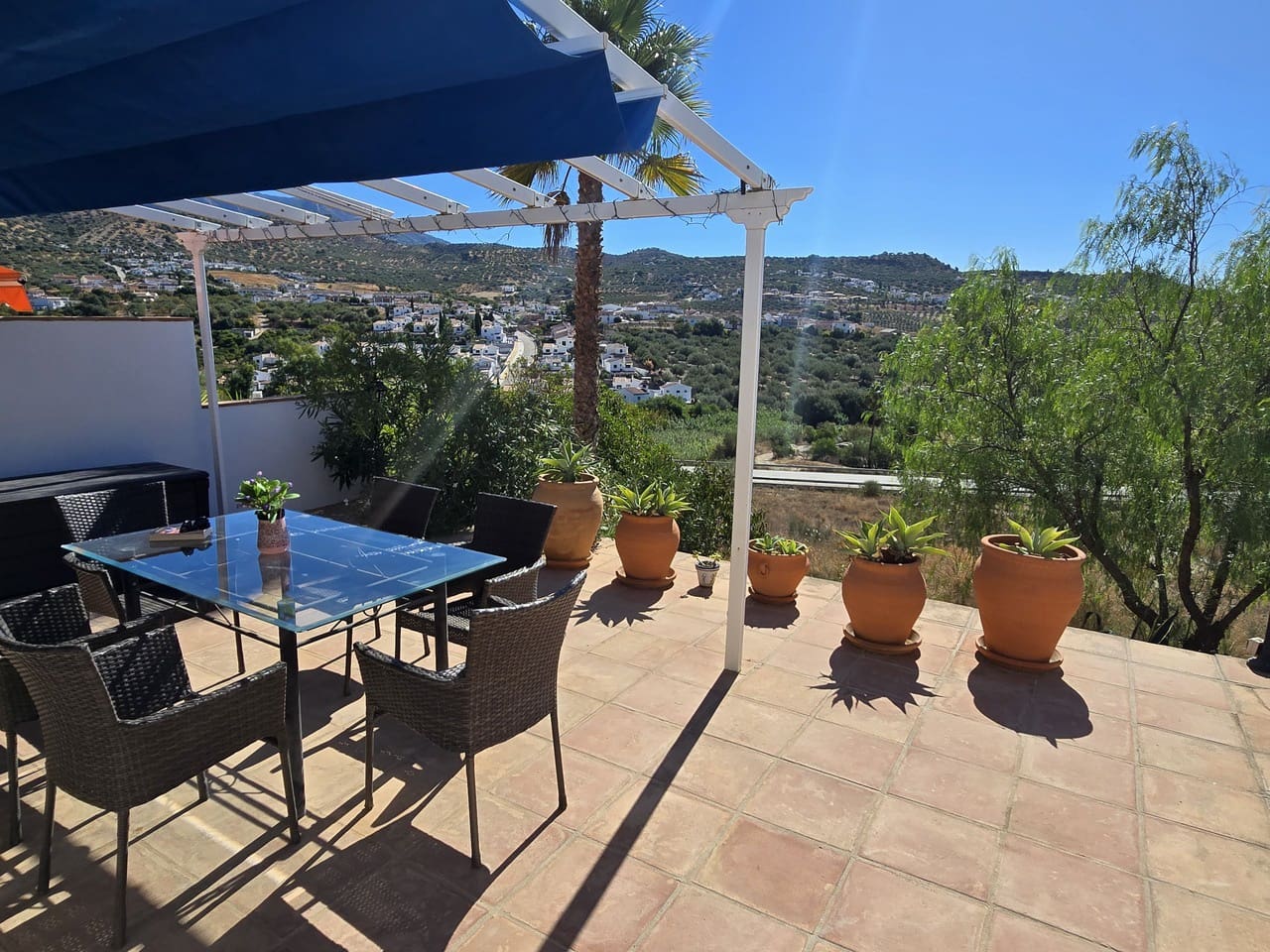 2 bedroom Villa for sale in Vinuela with pool garage - € 185,000 (Ref: 10101005)