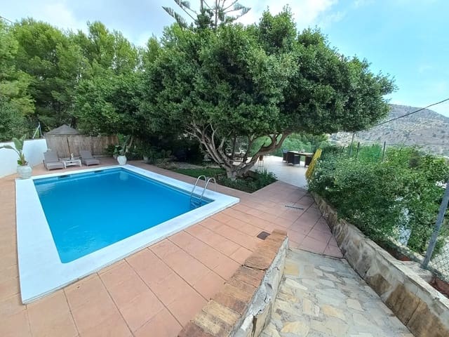 3 slaapkamer Villa te koop in Alcaucín met zwembad garage - € 549.000 (Ref: 10120773)