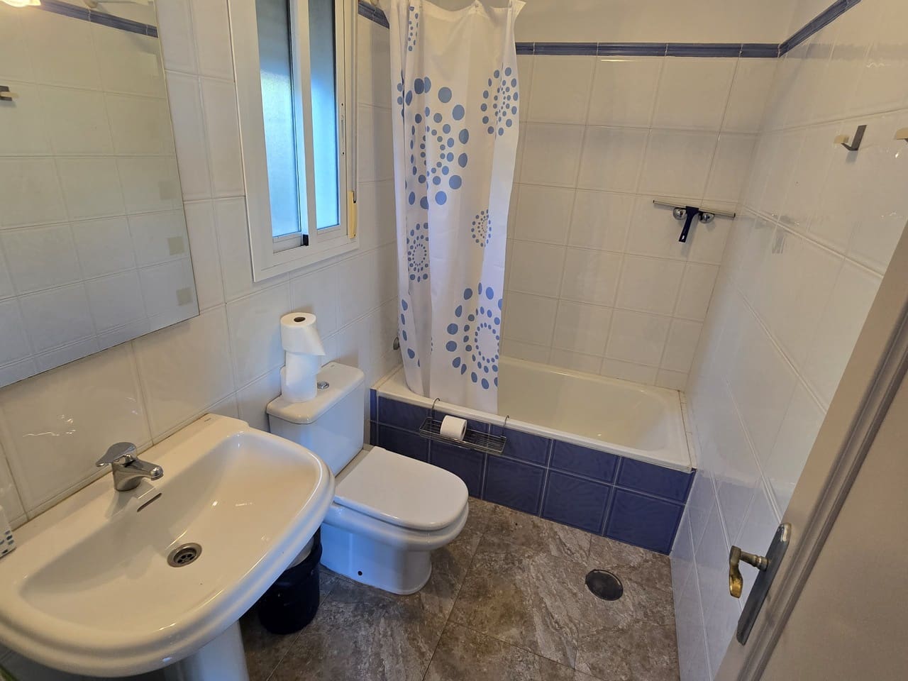 3 bedroom Villa for sale in Alcaucin with pool garage - € 469,000 (Ref: 10158120)