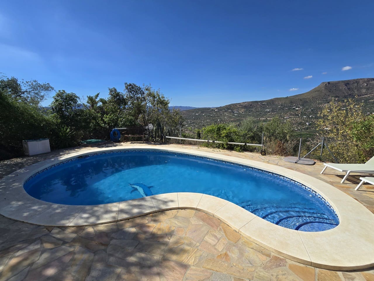 3 bedroom Villa for sale in Alcaucin with pool garage - € 469,000 (Ref: 10158120)