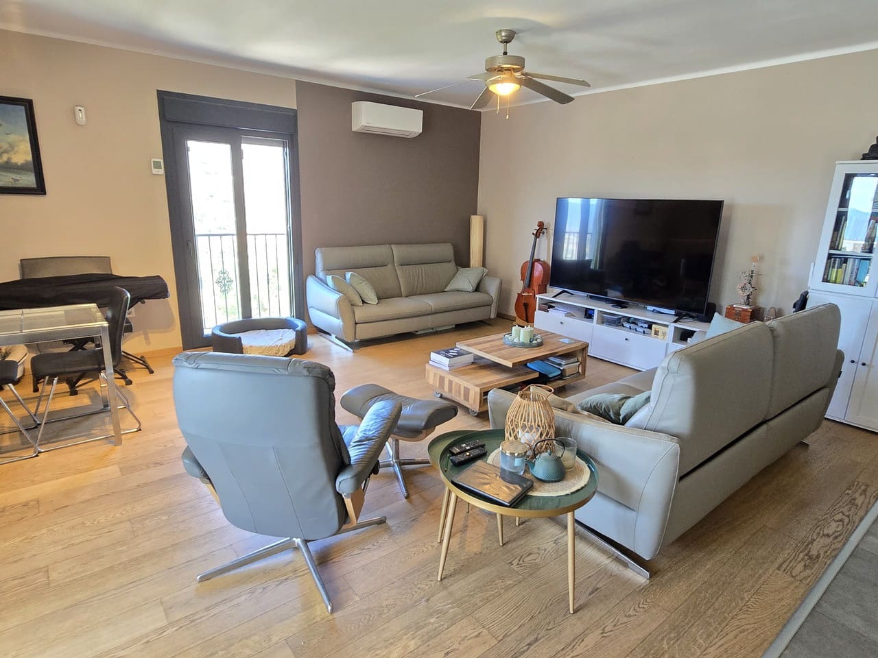 3 bedroom Villa for sale in Alcaucin with pool garage - € 469,000 (Ref: 10158120)