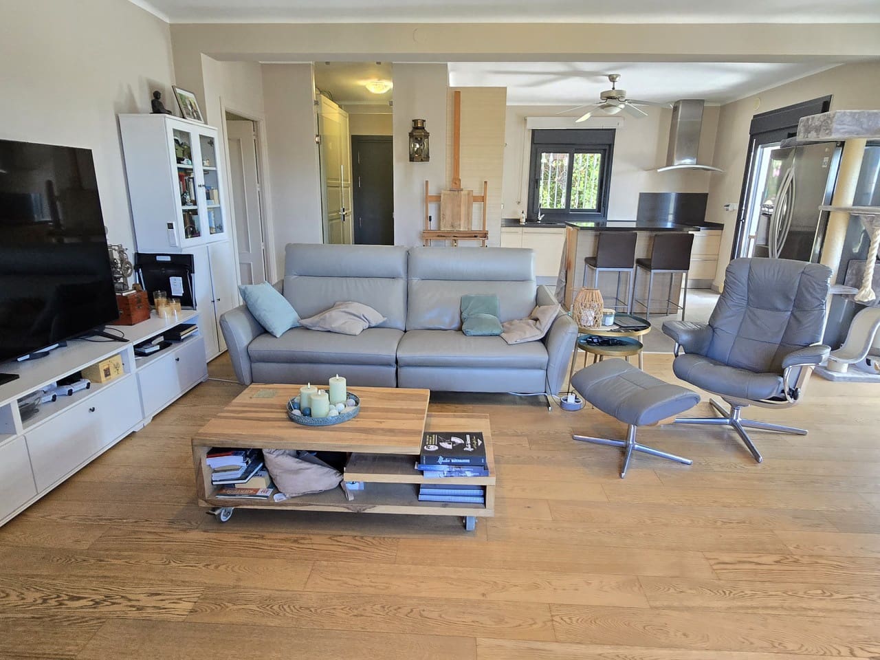 3 bedroom Villa for sale in Alcaucin with pool garage - € 469,000 (Ref: 10158120)