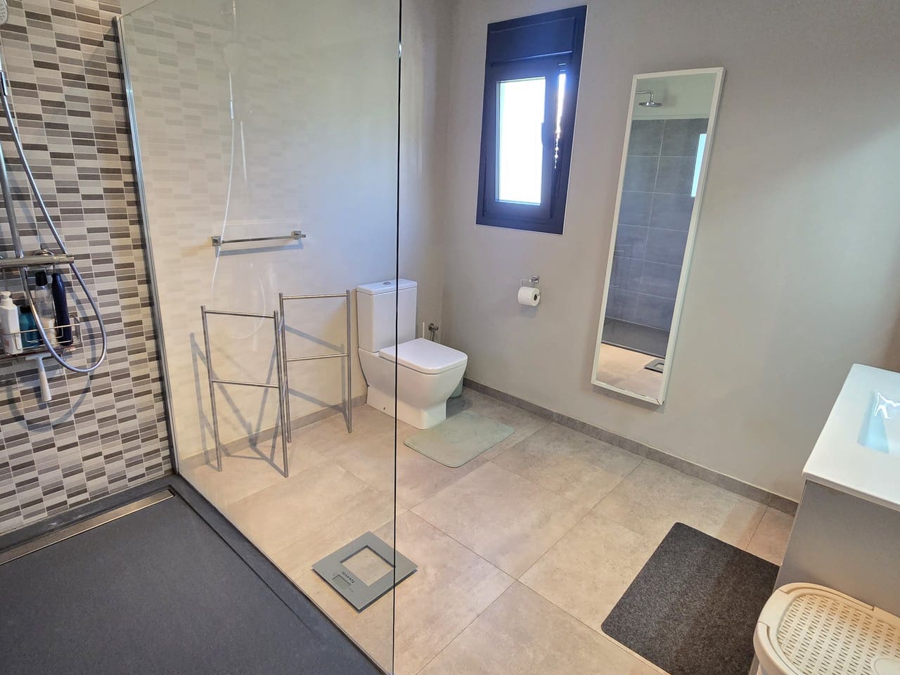 3 bedroom Villa for sale in Alcaucin with pool garage - € 469,000 (Ref: 10158120)