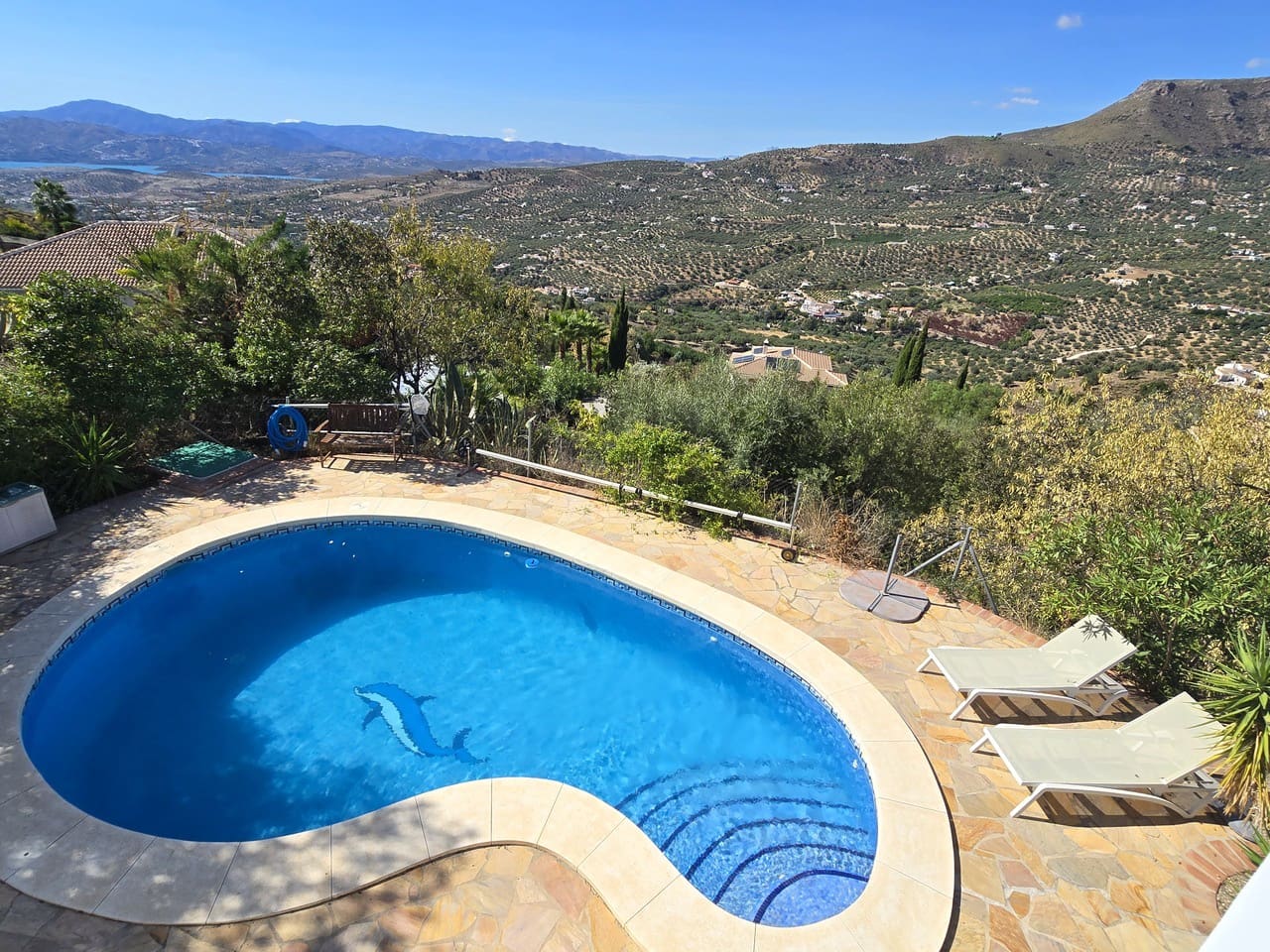 3 bedroom Villa for sale in Alcaucin with pool garage - € 469,000 (Ref: 10158120)