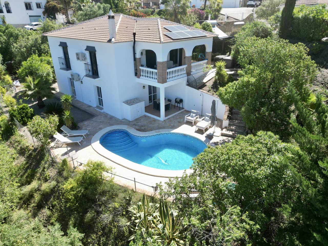 3 bedroom Villa for sale in Alcaucin with pool garage - € 469,000 (Ref: 10158120)