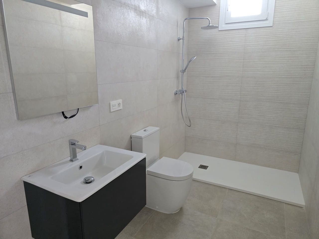 5 slaapkamer Villa te koop in Vinuela met zwembad garage - € 498.000 (Ref: 10158572)